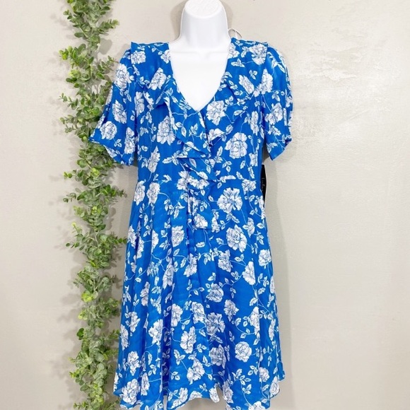 Lulu’s v neck floral ruffle neckline dress - Picture 3 of 4